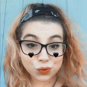 Meet your Posher, Nadia